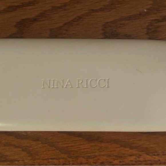 Nina Ricci Sunglasses Forest Green Frame and Gold Detailing - Picture 4 of 4